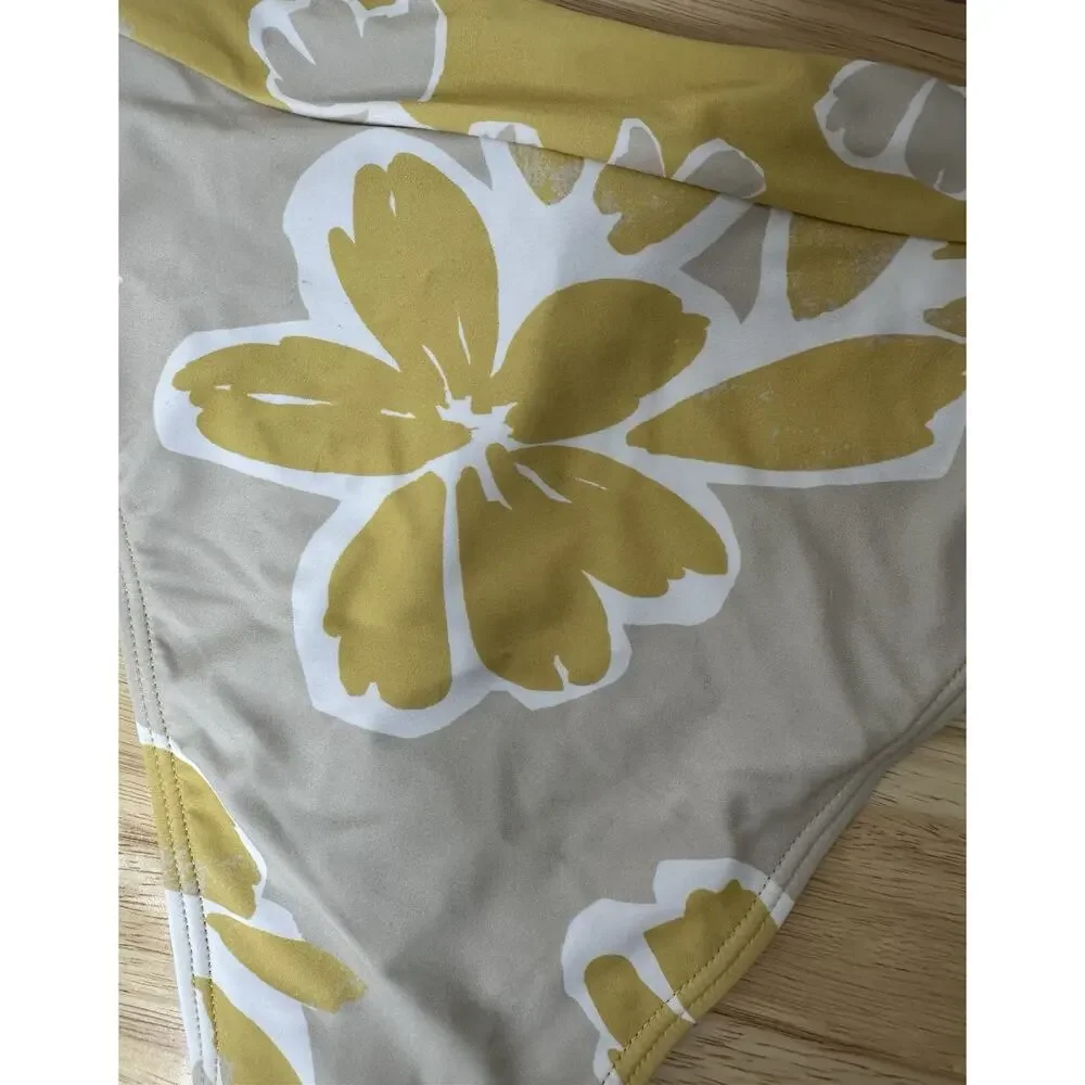 NWT Cupshe Womens Bikini‎ Bottom Small Swimsuit Floral Tropical Vacation
